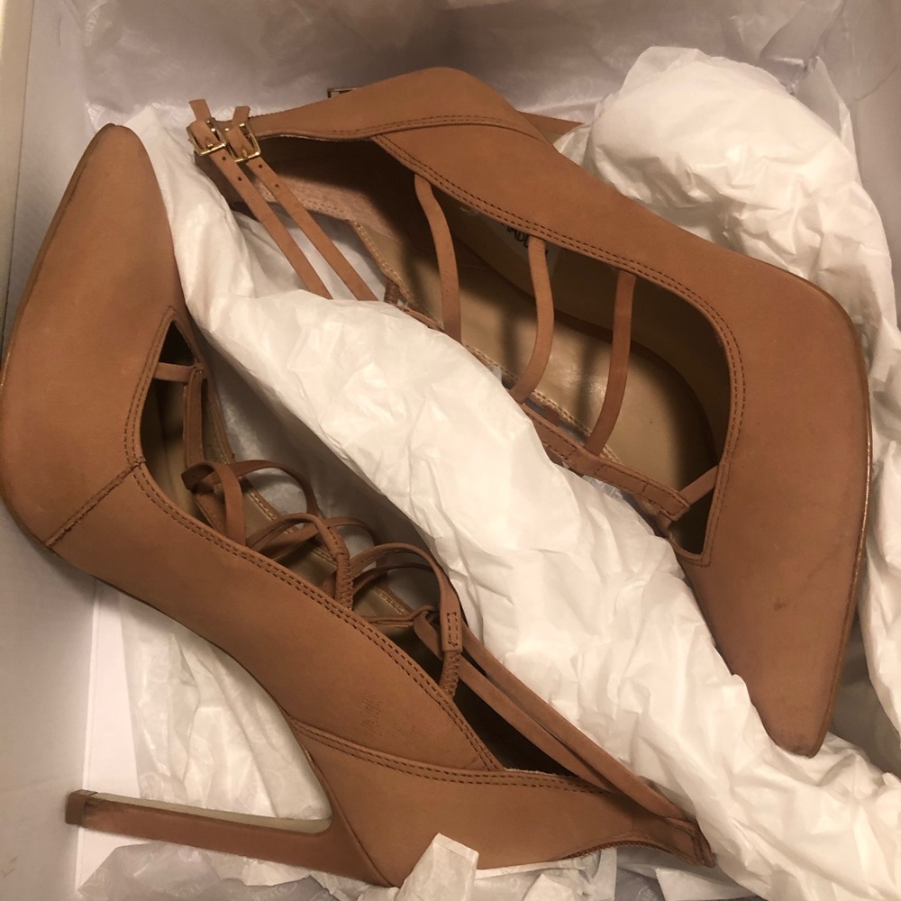 Steve Madden strappy shoe